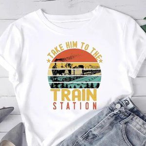 YELLOWSTONE Dutton Ranch Train Station Women's T-Shirt -  NEW